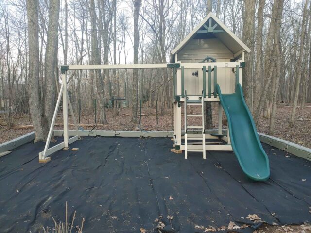 Swing Sets and Play Sets Benefit Children's Physical and Mental Development